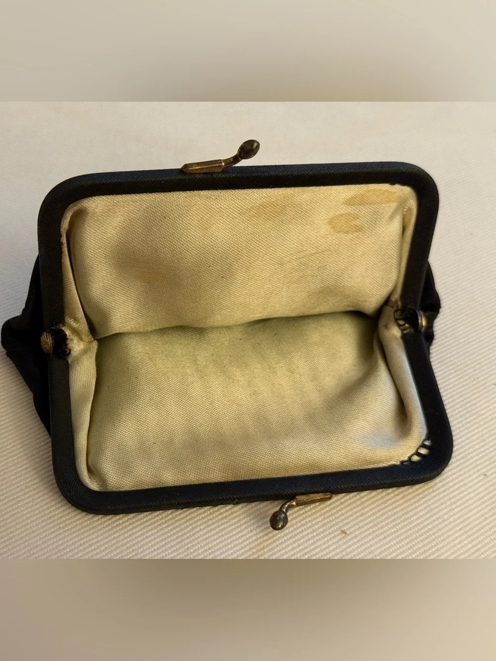 Vintage 1940s Black Silk Satin Kiss Lock Coin Purse Estate Find